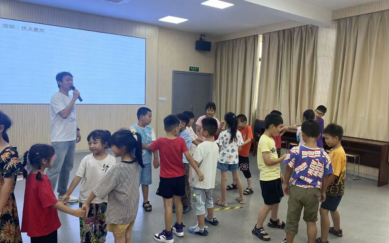 塔城龙观乡中心学校